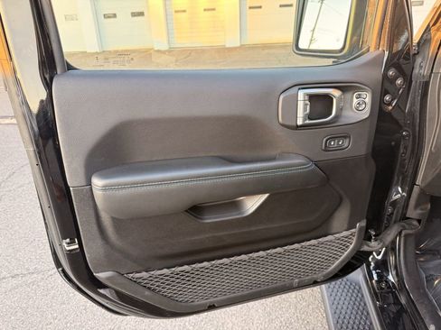 Used 2024 Jeep Wrangler High Altitude image 11