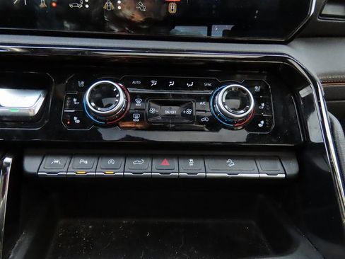 Used 2024 GMC Sierra 1500 AT4 w/ Technology Package image 27