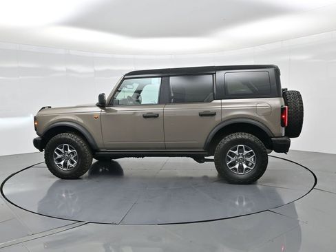 Used 2025 Ford Bronco Badlands image 10