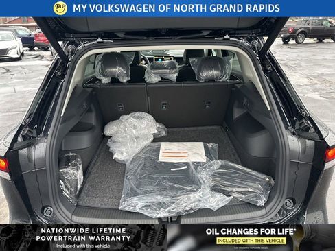 New 2026 Volkswagen Tiguan SE image 27