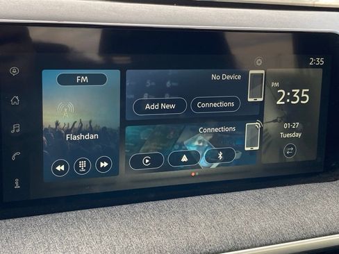 Used 2025 Nissan Kicks SV image 18