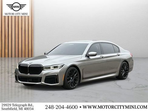 Used 2022 BMW 750i xDrive w/ Executive Package image 8