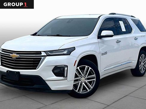 Used 2023 Chevrolet Traverse High Country FWD image 1
