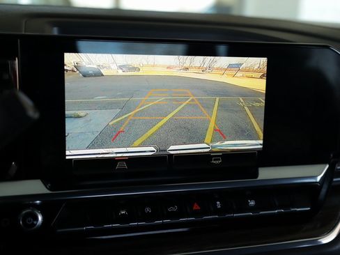 Used 2024 GMC Sierra 1500 Elevation image 16