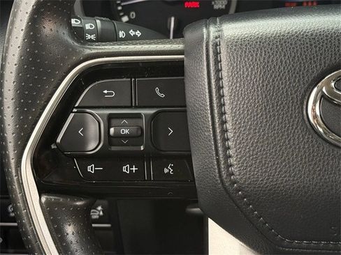 Used 2022 Toyota Tundra SR5 w/ SR5 Convenience Package image 17