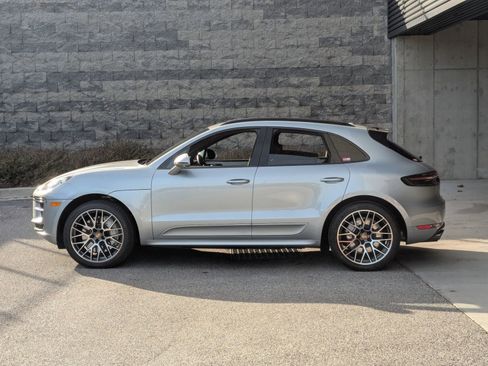 Used 2020 Porsche Macan Turbo image 2