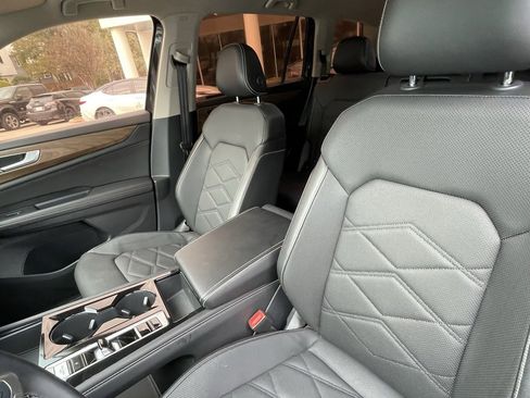 Used 2025 Volkswagen Atlas SE image 21