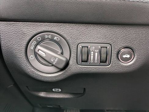 Used 2022 Dodge Challenger R/T Scat Pack w/ Dynamics Package RWD image 15