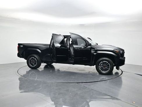 Used 2025 Toyota Tacoma TRD Sport image 45