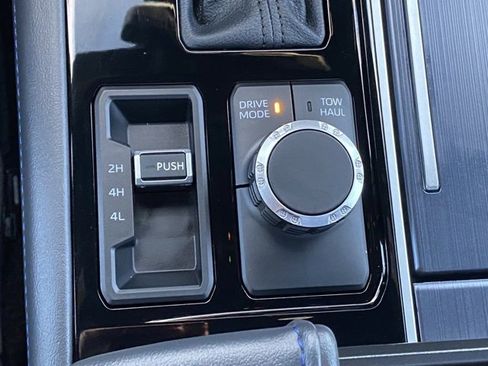 Used 2025 Toyota Sequoia Platinum image 22