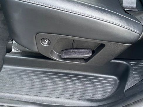 Used 2023 Kia Telluride S image 16