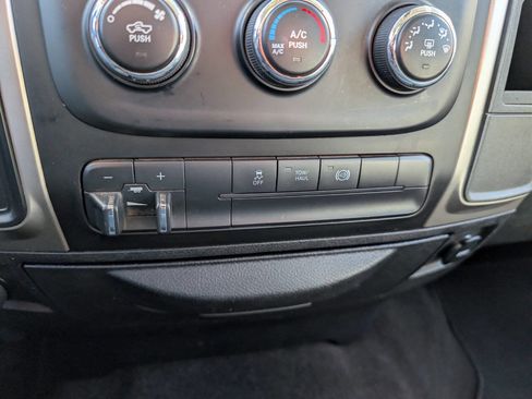 Used 2014 RAM 2500 SLT image 24