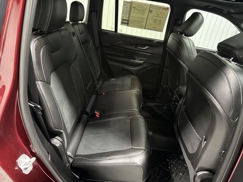 Used 2024 Jeep Grand Cherokee Altitude AWD/4WD image 28