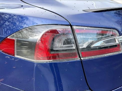 Used 2017 Tesla Model S 75 image 30
