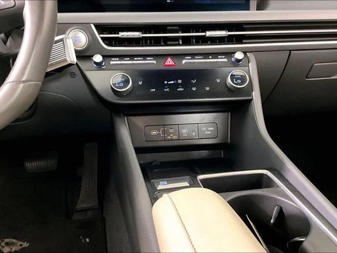 Used 2026 Hyundai Sonata SEL FWD image 8