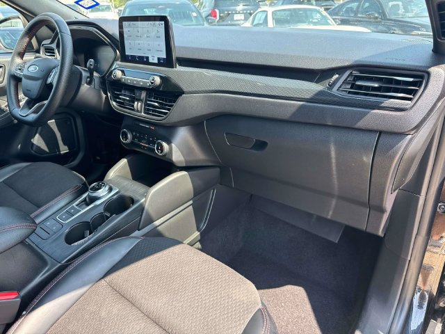 Used 2025 Ford Escape ST-Line FWD image 18