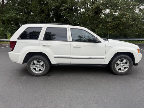 Used 2005 Jeep Grand Cherokee Laredo AWD/4WD image 4