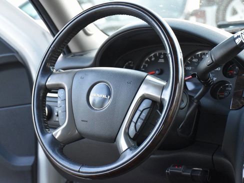 Used 2010 GMC Yukon Denali AWD/4WD image 12