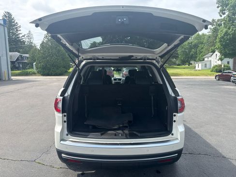 Used 2013 GMC Acadia SLE FWD image 18