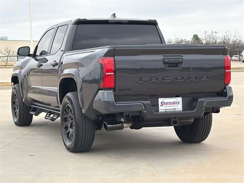 Used 2025 Toyota Tacoma SR5 image 5
