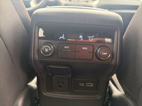 Certified 2023 GMC Acadia SLE w/ Driver Convenience Package AWD/4WD image 17