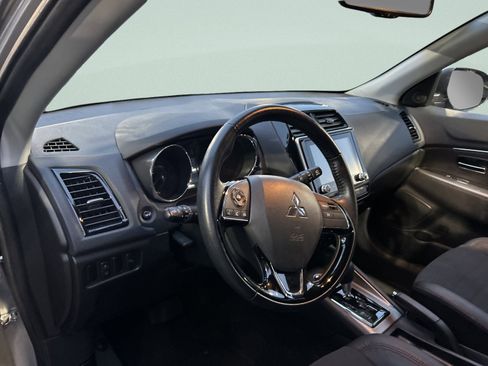 Used 2024 Mitsubishi Outlander Sport SE image 13