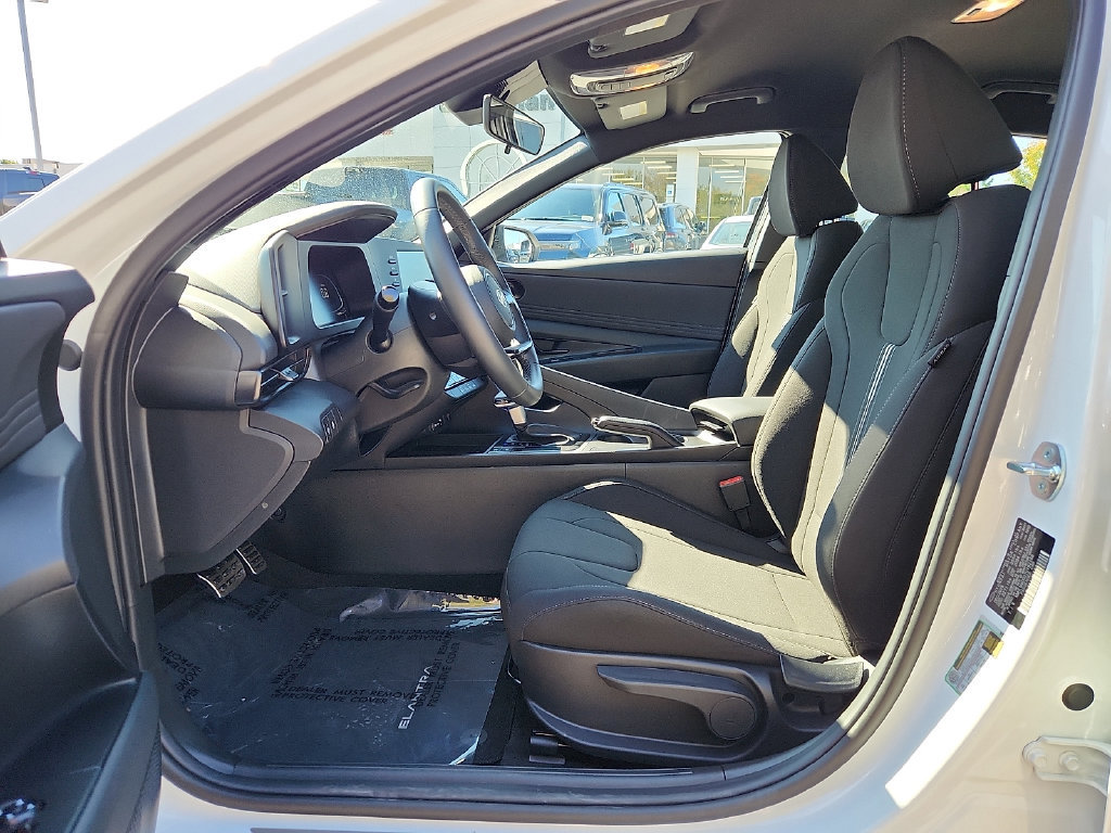 Used 2026 Hyundai Elantra Sport FWD image 13