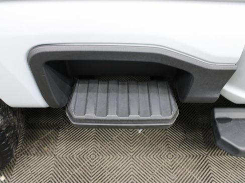 Used 2025 Ford F350 Lariat w/ Black Appearance Package image 41