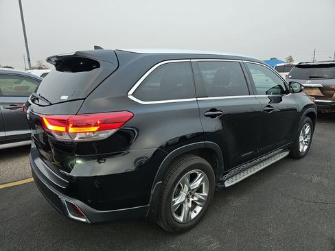 Used 2017 Toyota Highlander Limited image 4