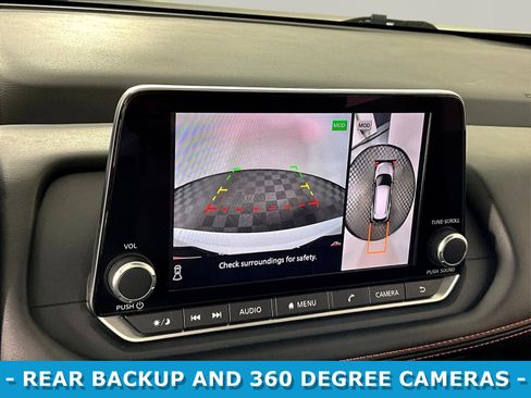 Used 2025 Nissan Rogue SV AWD/4WD image 14