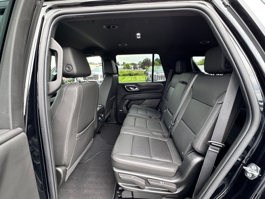 Used 2023 Chevrolet Tahoe LT w/ Luxury Package AWD/4WD image 25