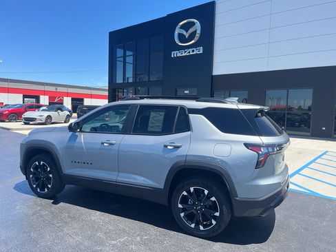 Used 2025 Chevrolet Equinox RS FWD image 3