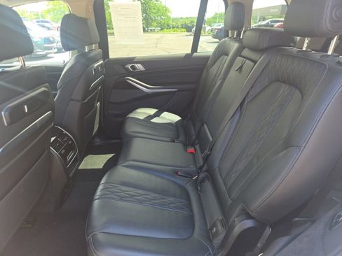 Used 2023 BMW X7 xDrive40i AWD/4WD image 28