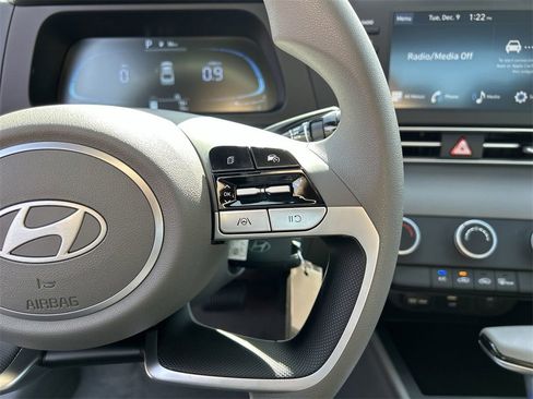 New 2026 Hyundai Elantra SE image 24