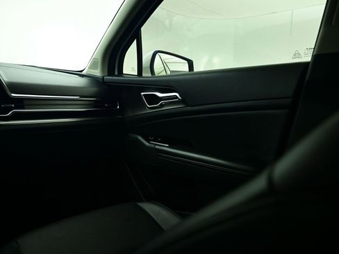 Used 2024 Kia Sportage EX image 14