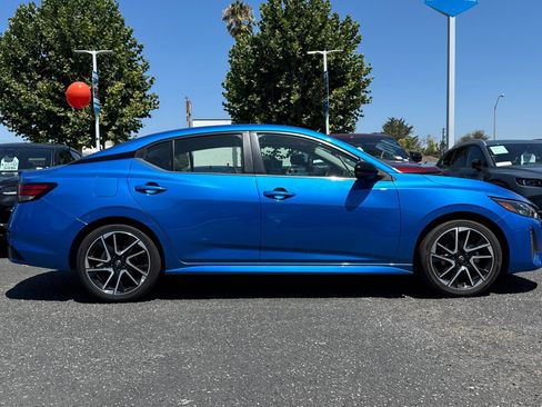 Used 2024 Nissan Sentra SR FWD image 7