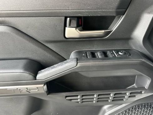 Used 2025 Toyota Tacoma TRD Sport RWD image 10
