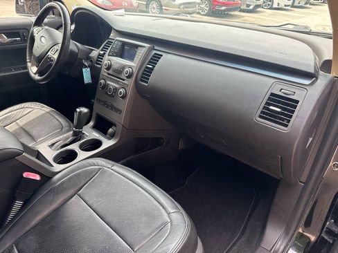 Used 2018 Ford Flex SE FWD image 19