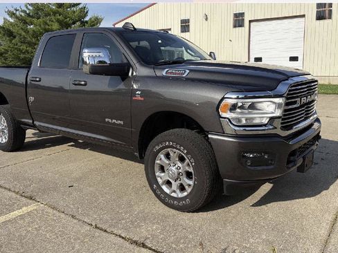 Used 2024 RAM 2500 Laramie w/ Safety Group AWD/4WD image 2