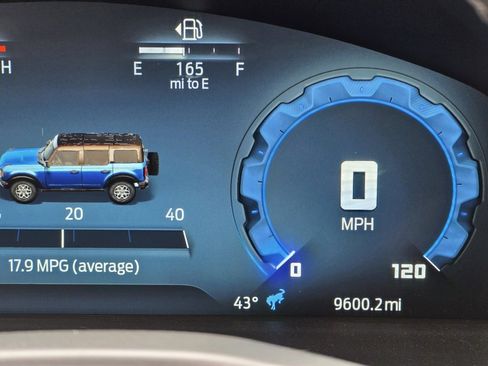 Used 2025 Ford Bronco Badlands image 21