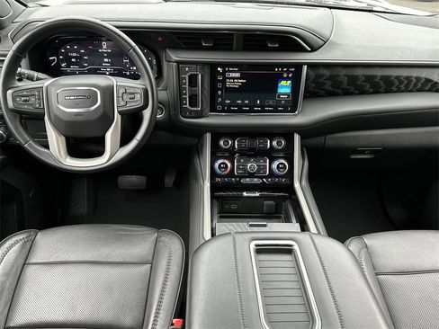 Used 2023 GMC Yukon Denali image 9