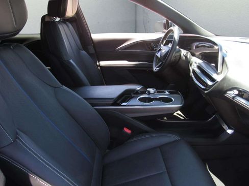 Used 2024 Cadillac Lyriq Sport RWD image 8