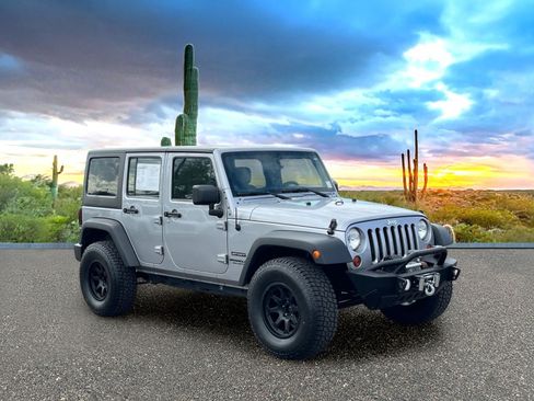 Used 2013 Jeep Wrangler Unlimited Sport AWD/4WD image 7