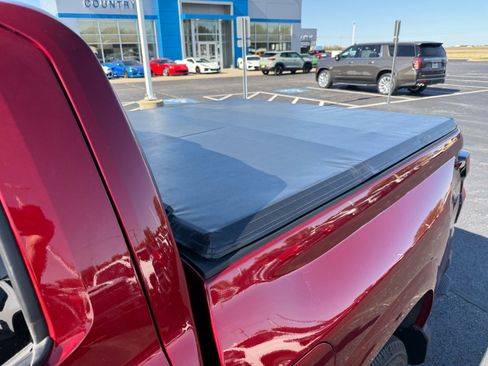 Used 2024 Chevrolet Colorado LT w/ LT Convenience Package III RWD image 10