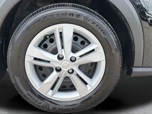 Certified 2025 Nissan Kicks Play S FWD image 29