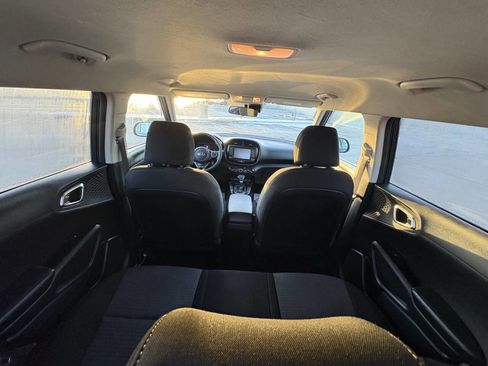 Used 2020 Kia Soul S image 24