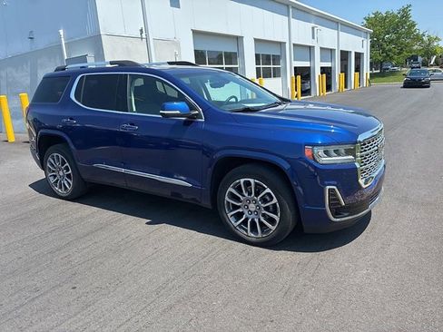 Used 2023 GMC Acadia Denali w/ Denali Technology Package AWD/4WD image 3