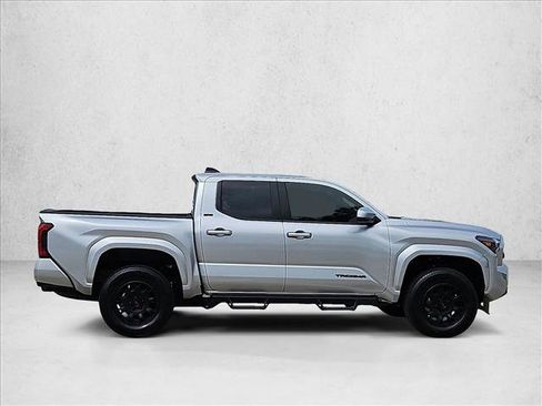 Used 2025 Toyota Tacoma SR5 AWD/4WD image 4