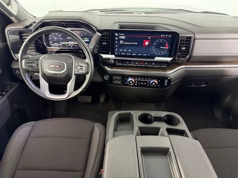 Used 2024 GMC Sierra 1500 SLE w/ X31 Off-Road Package image 12