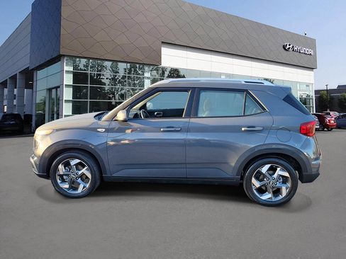 Certified 2025 Hyundai Venue SEL FWD image 3